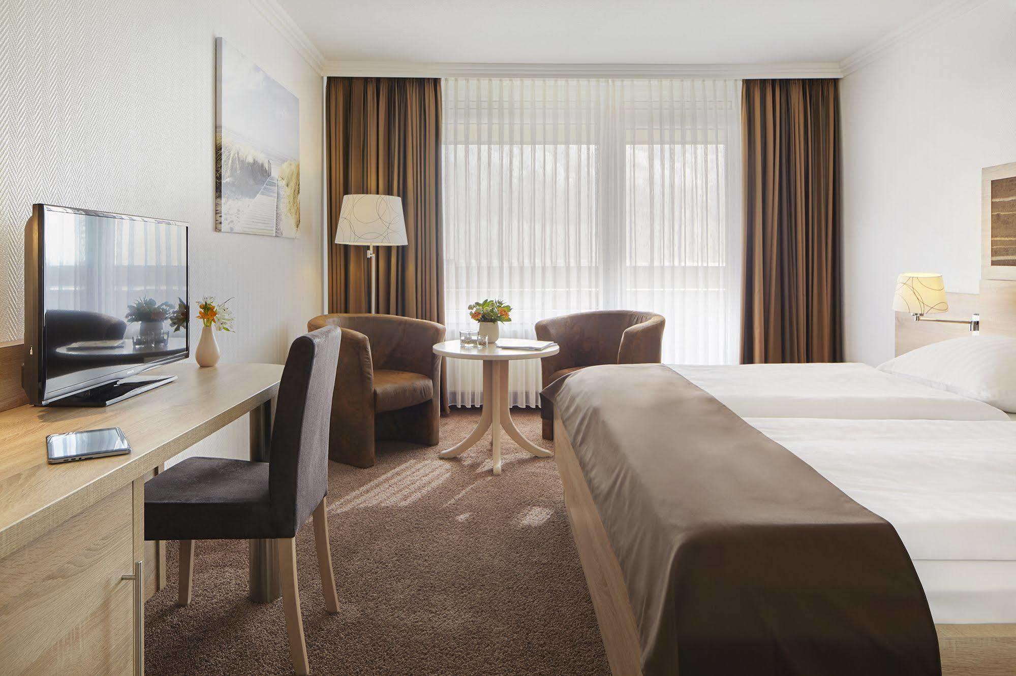 Nordica Hotel Friesenhof Busum Exterior photo
