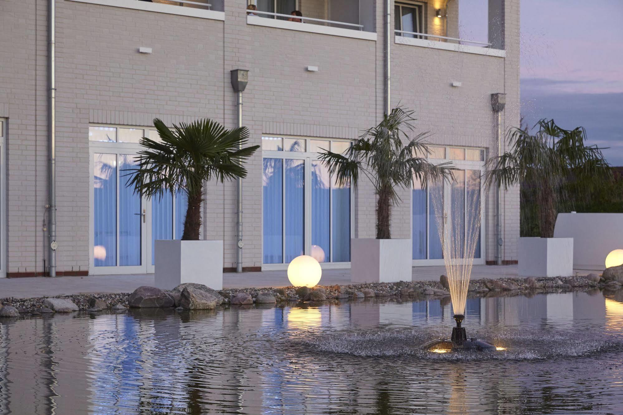 Nordica Hotel Friesenhof Busum Exterior photo
